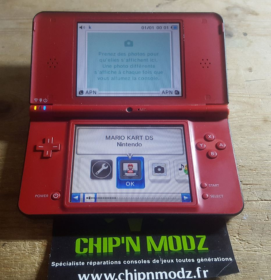 Nintendo Dsi Xl Rouge 25ème Anniversaire Edition Mario Kart Console DSi XL rouge - Édition 25ème anniversaire Mario - CHIP'N MODZ
